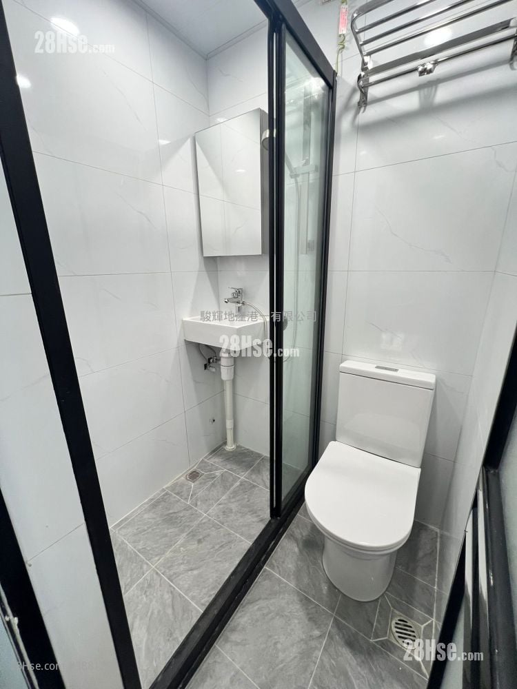 465-467 King's Road Rental Studio , 1 Bathroom 160 ft²