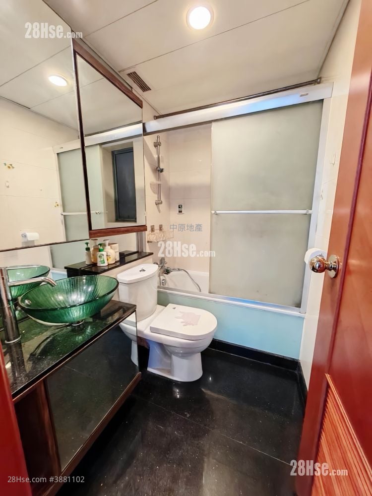 Residence Oasis Sell 3 Bedrooms , 2 Bathrooms 722 ft²