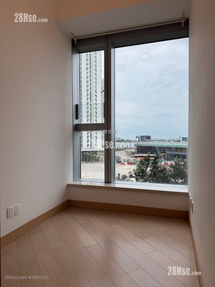 Century Link Rental 3 Bedrooms , 1 Bathroom 556 ft²