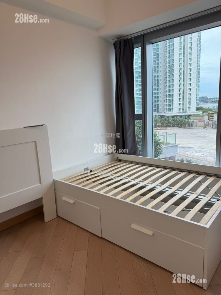 Century Link Rental 3 Bedrooms , 1 Bathroom 556 ft²