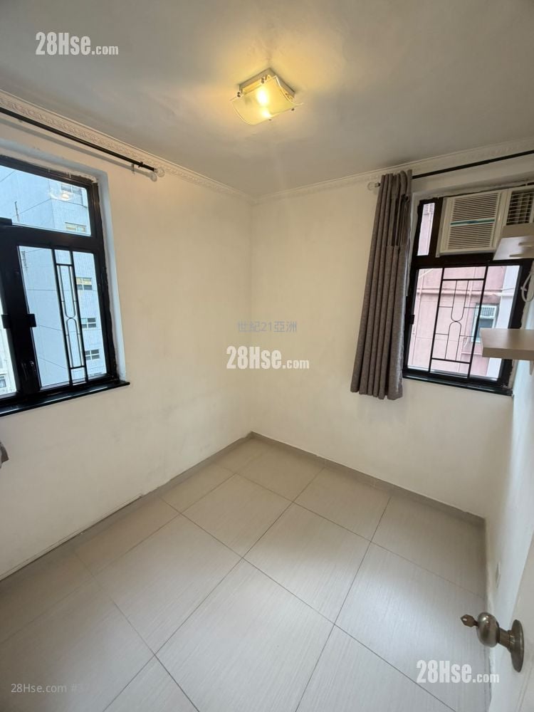 Kingstown Mansion Sell 3 Bedrooms , 1 Bathroom 394 ft²