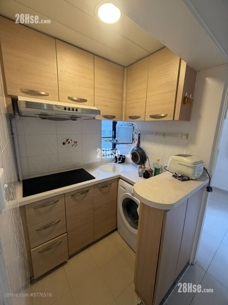 Kingstown Mansion Sell 3 Bedrooms , 1 Bathroom 394 ft²