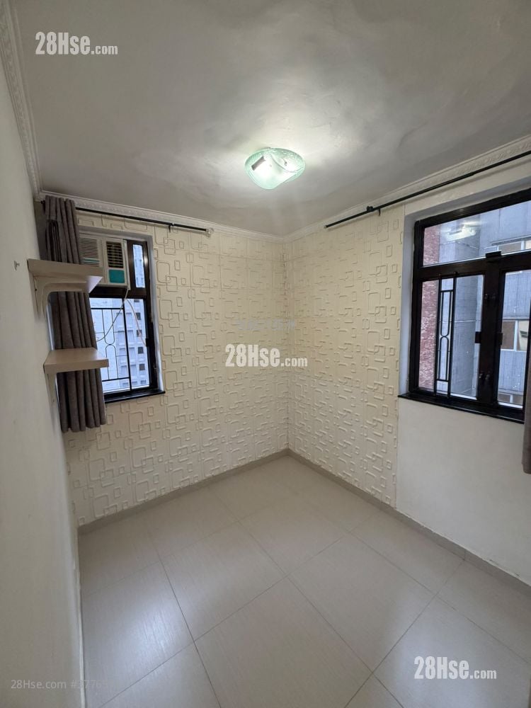Kingstown Mansion Sell 3 Bedrooms , 1 Bathroom 394 ft²