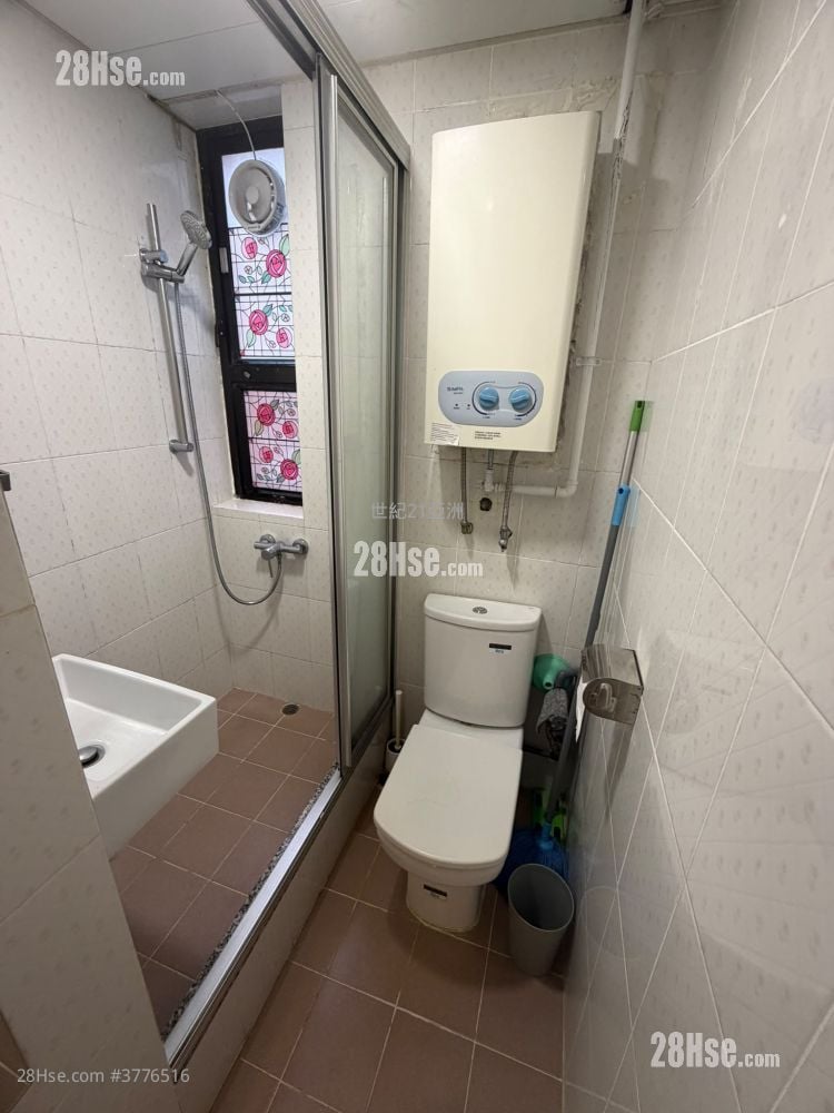Kingstown Mansion Sell 3 Bedrooms , 1 Bathroom 394 ft²
