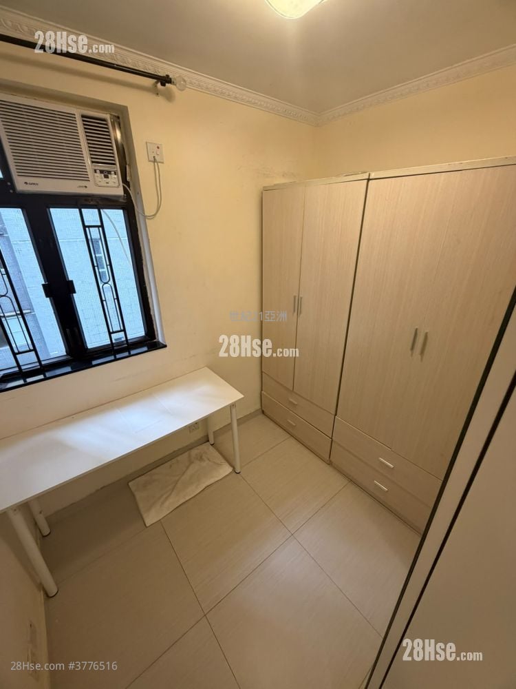 Kingstown Mansion Sell 3 Bedrooms , 1 Bathroom 394 ft²