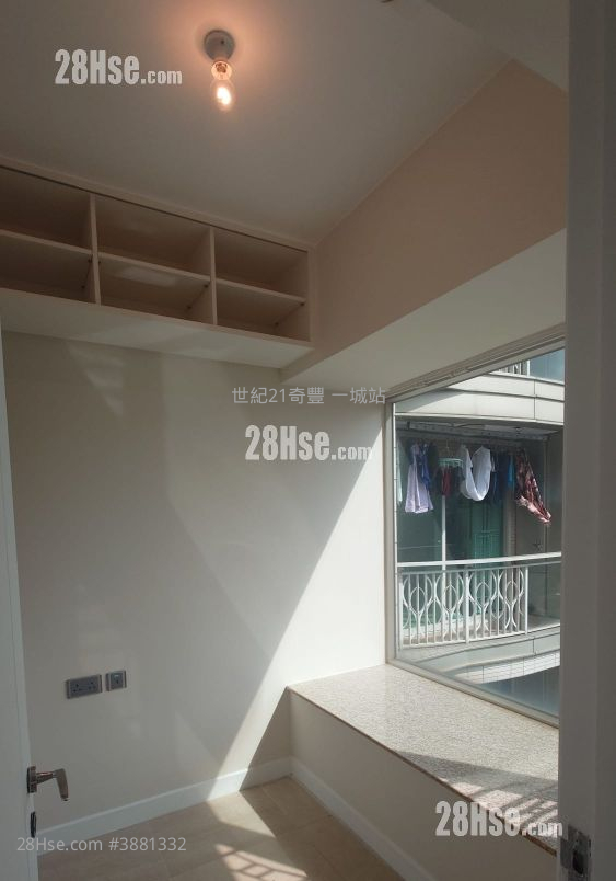 Festival City Sell 3 Bedrooms , 2 Bathrooms 742 ft²