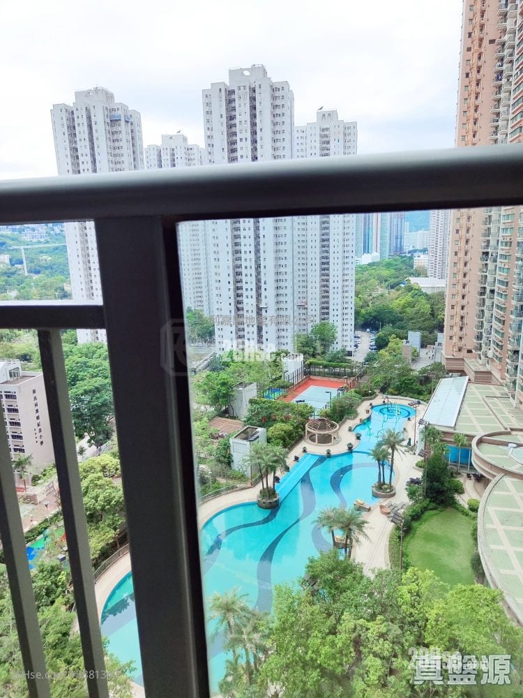 Residence Oasis Sell 3 Bedrooms 802 ft²