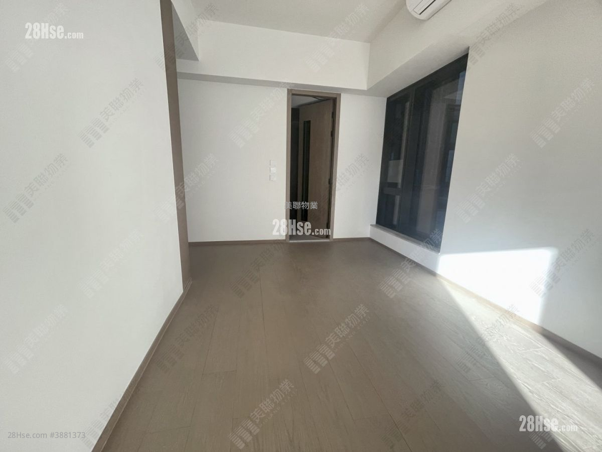 Onmantin Rental 3 Bedrooms , 2 Bathrooms 846 ft²