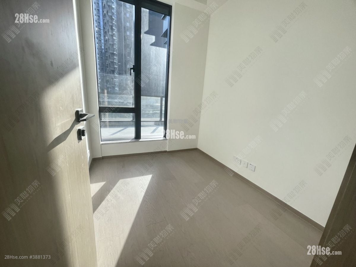 Onmantin Rental 3 Bedrooms , 2 Bathrooms 846 ft²