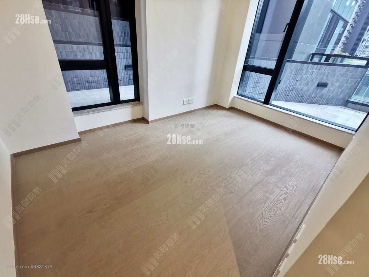 Onmantin Rental 3 Bedrooms , 2 Bathrooms 846 ft²