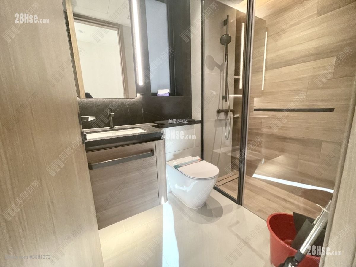 Onmantin Rental 3 Bedrooms , 2 Bathrooms 846 ft²
