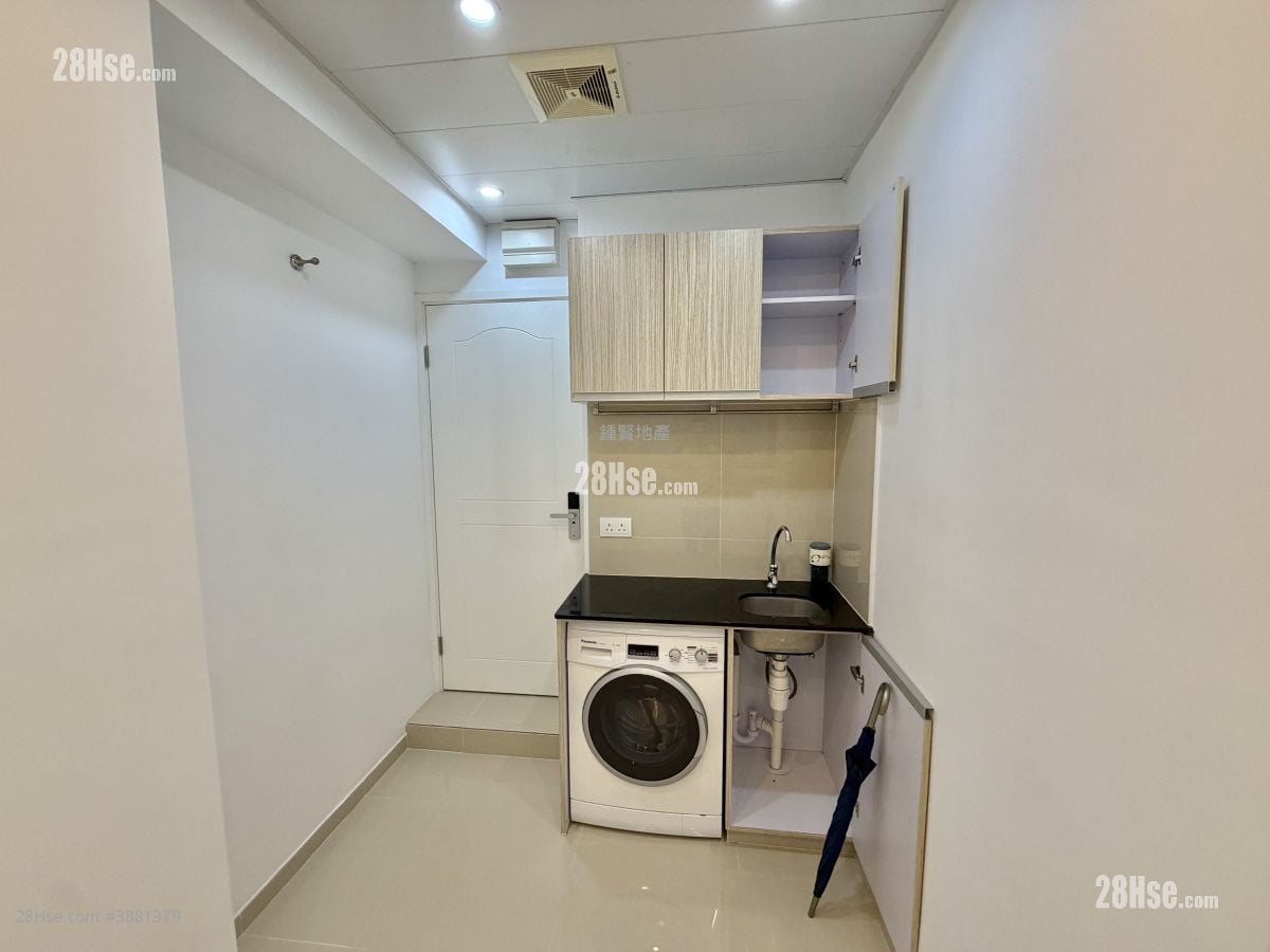 Yin Hing Building Rental Studio , 1 Bathroom 120 ft²