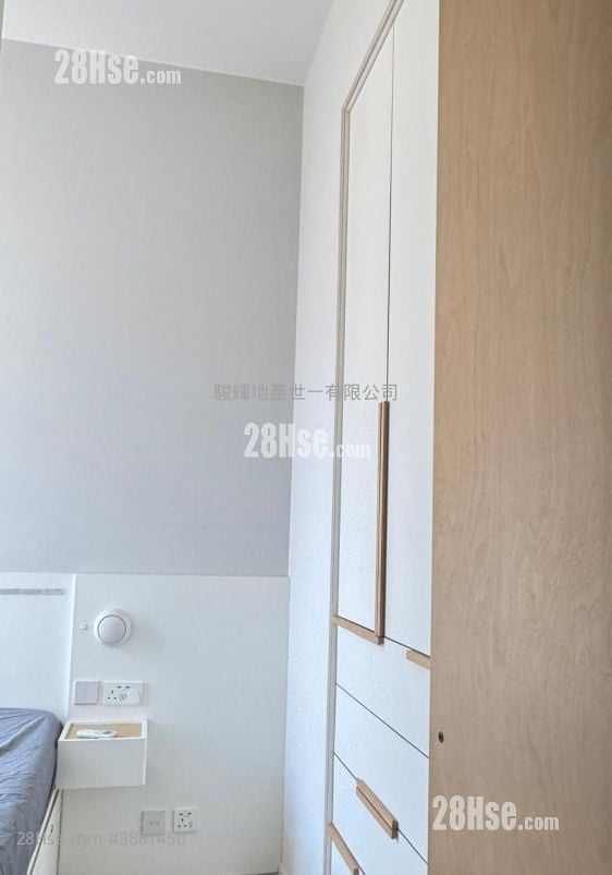 One New York Rental 3 Bedrooms , 1 Bathroom 467 ft²