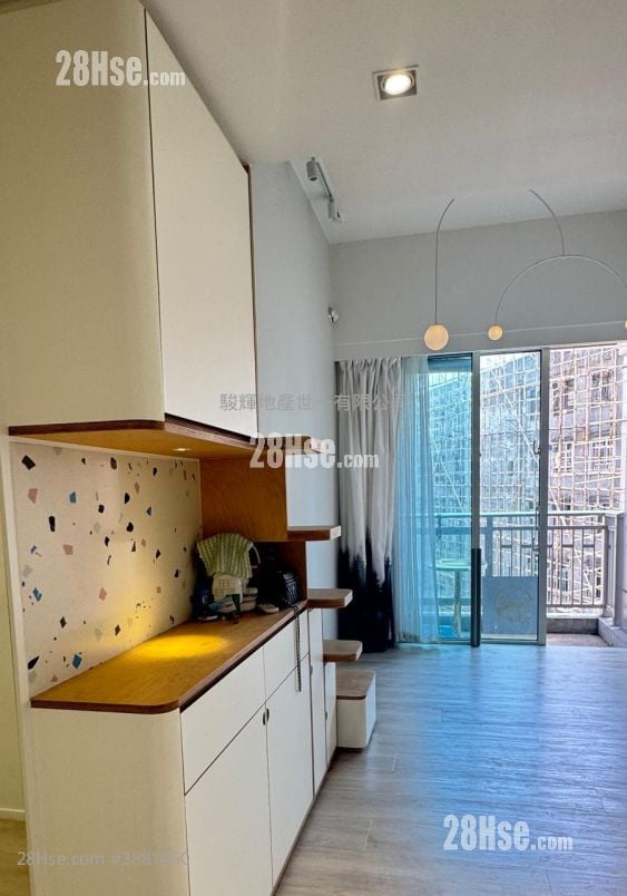 One New York Rental 3 Bedrooms , 1 Bathroom 467 ft²