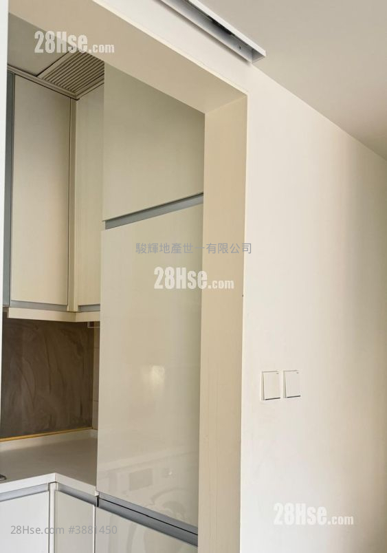 One New York Rental 3 Bedrooms , 1 Bathroom 467 ft²