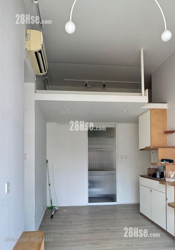 One New York Rental 3 Bedrooms , 1 Bathroom 467 ft²