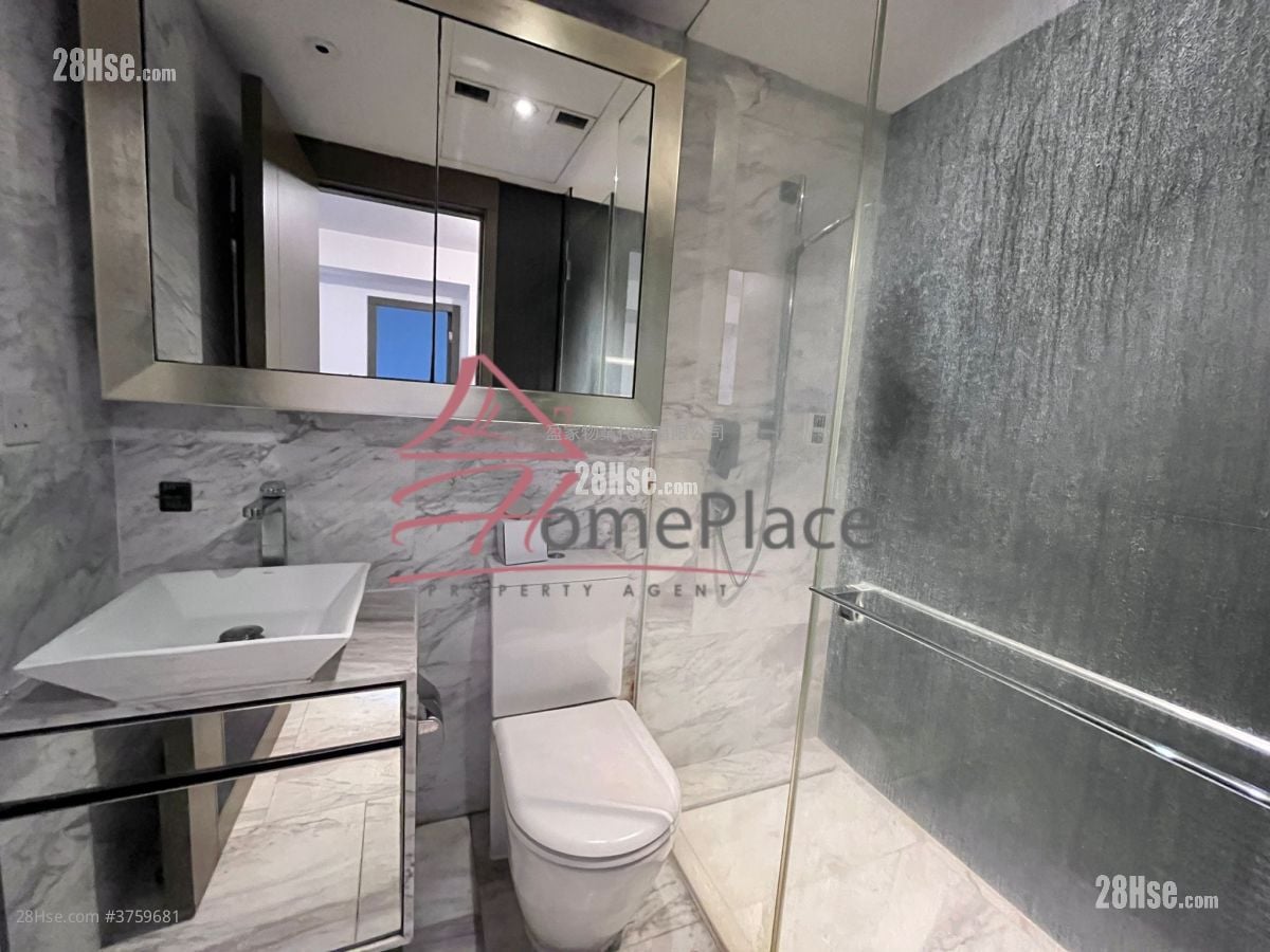 Centrepoint Rental 1 Bedroom , 1 Bathroom 339 ft²