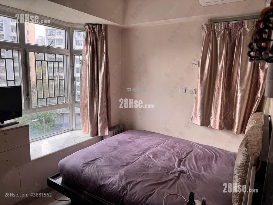 Parkford Garden Sell 3 Bedrooms , 3 Bathrooms