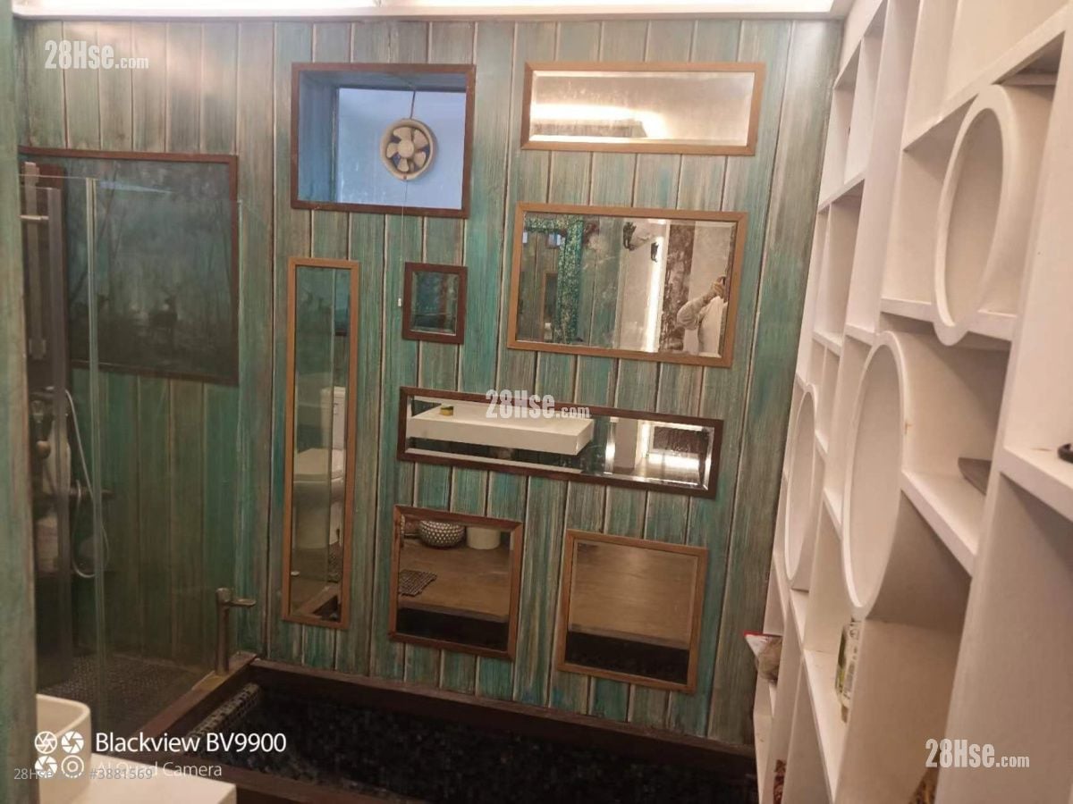 Village Rental 5+ Bedrooms , 3 Bathrooms 3,000 ft²