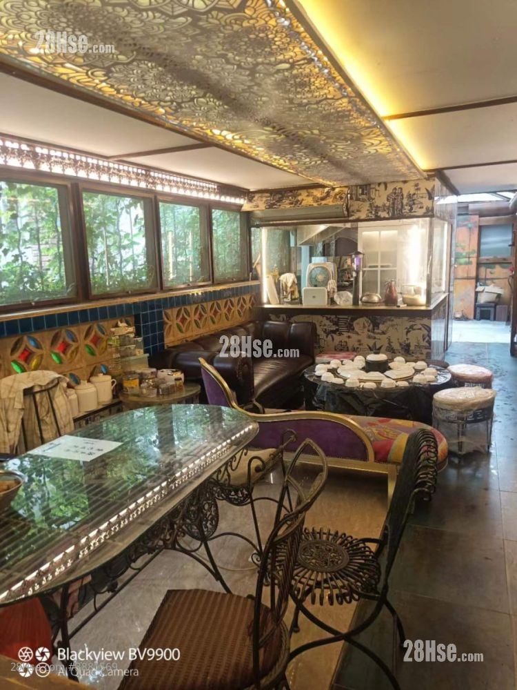 Village Rental 5+ Bedrooms , 3 Bathrooms 3,000 ft²