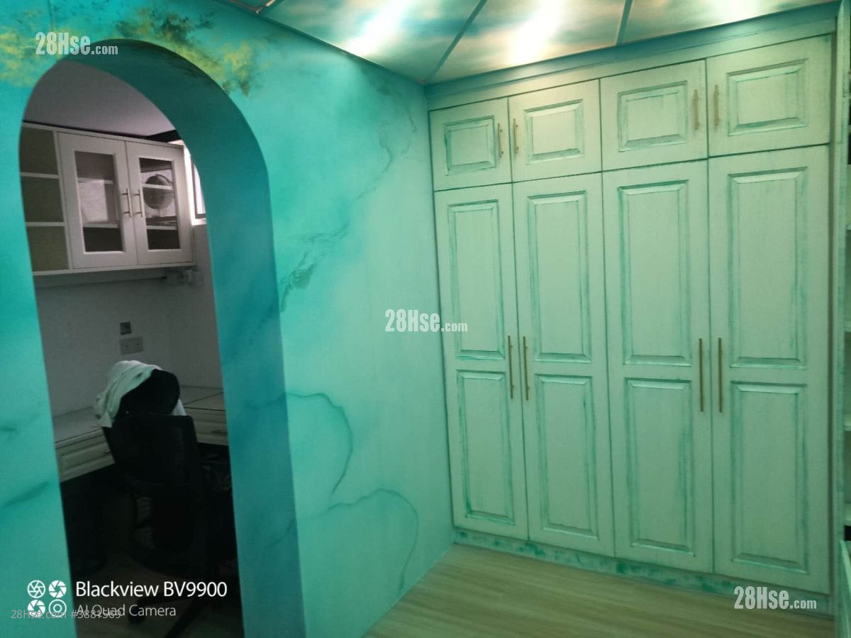 Village Rental 5+ Bedrooms , 3 Bathrooms 3,000 ft²