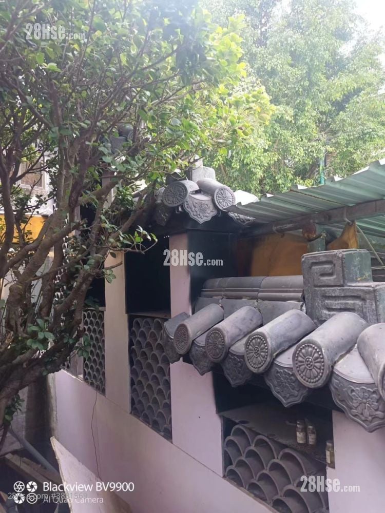 Village Rental 5+ Bedrooms , 3 Bathrooms 3,000 ft²