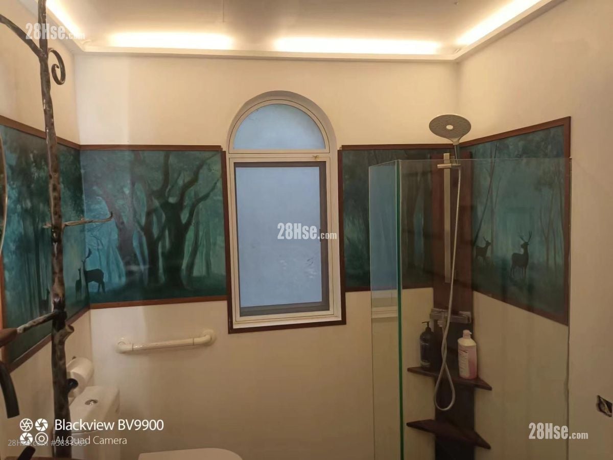 Village Rental 5+ Bedrooms , 3 Bathrooms 3,000 ft²