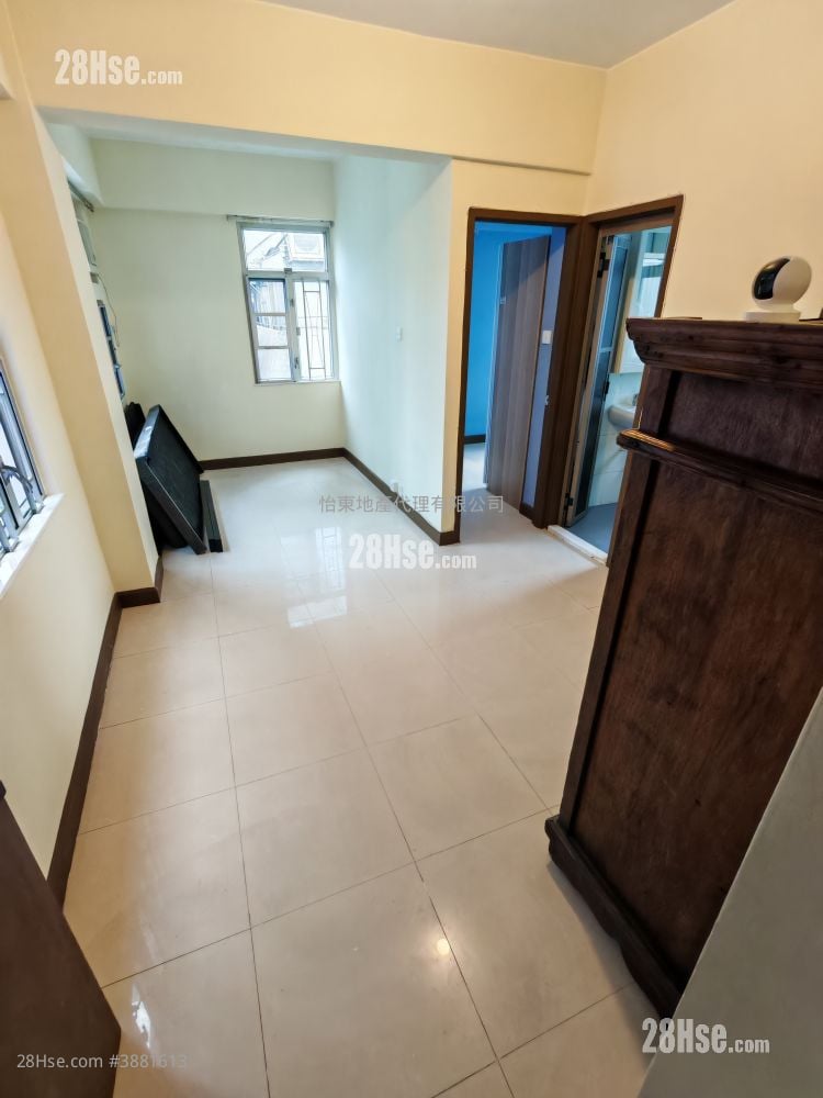 Jet Foil Building Sell 1 Bedroom , 1 Bathroom 332 ft²