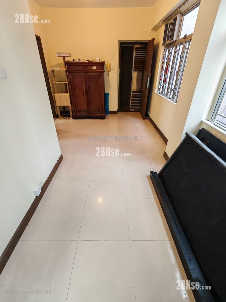 Jet Foil Building Sell 1 Bedroom , 1 Bathroom 332 ft²
