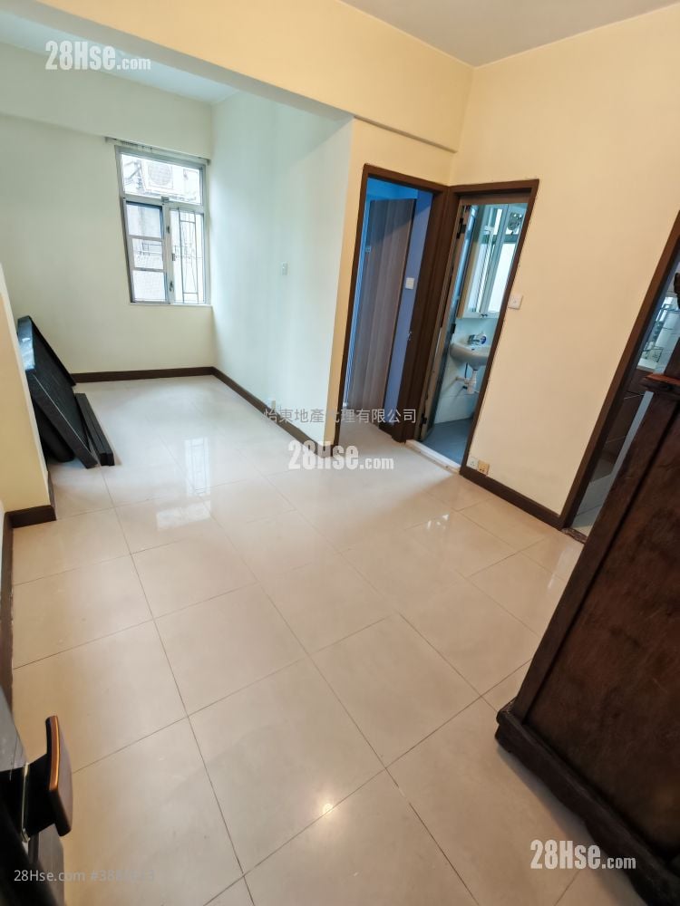 Jet Foil Building Sell 1 Bedroom , 1 Bathroom 332 ft²