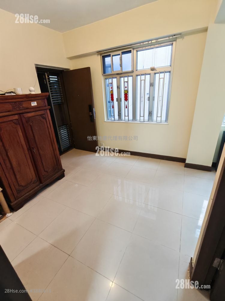 Jet Foil Building Sell 1 Bedroom , 1 Bathroom 332 ft²
