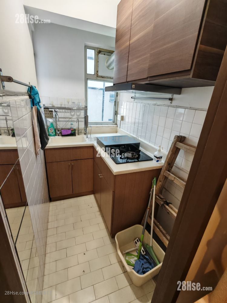 Jet Foil Building Sell 1 Bedroom , 1 Bathroom 332 ft²