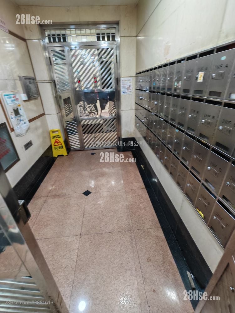 Jet Foil Building Sell 1 Bedroom , 1 Bathroom 332 ft²