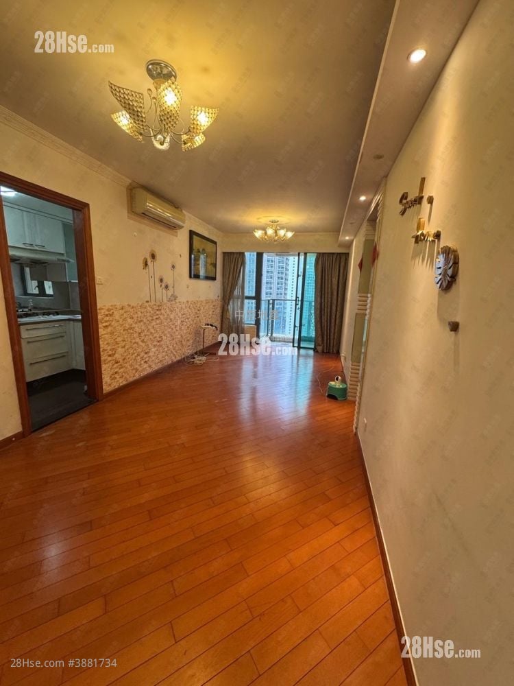 Residence Oasis Sell 3 Bedrooms 722 ft²