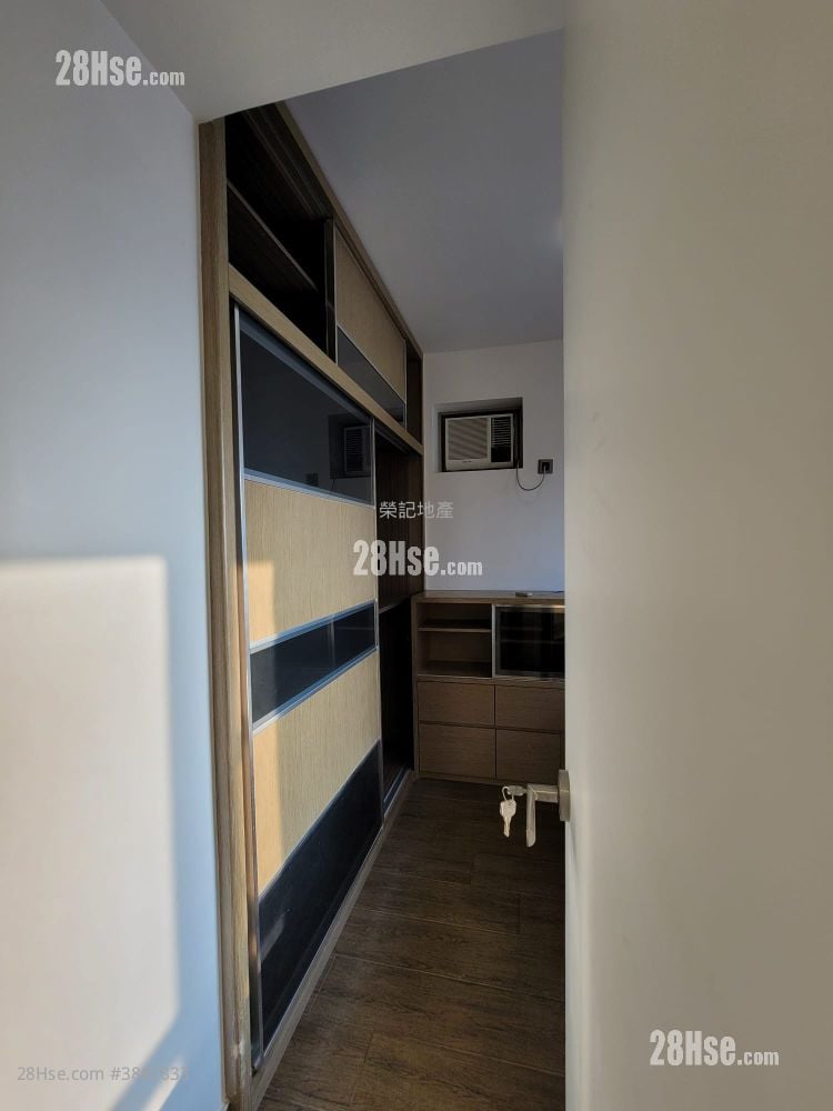 Yoho Town Sell 2 Bedrooms , 1 Bathroom 433 ft²