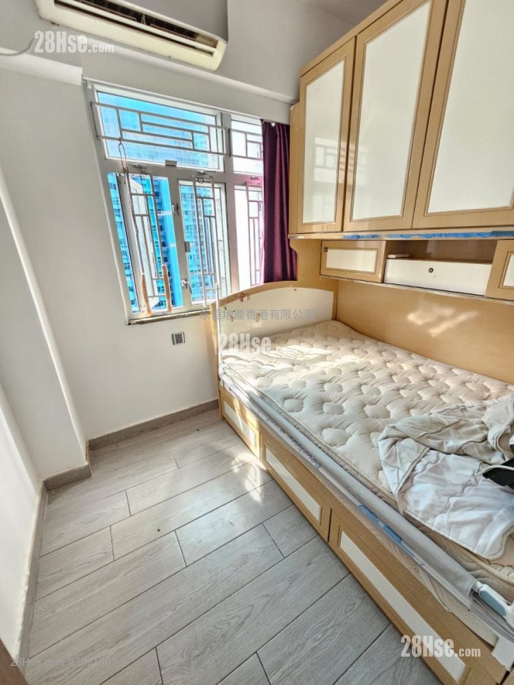 United Building Rental 2 Bedrooms , 1 Bathroom 300 ft²