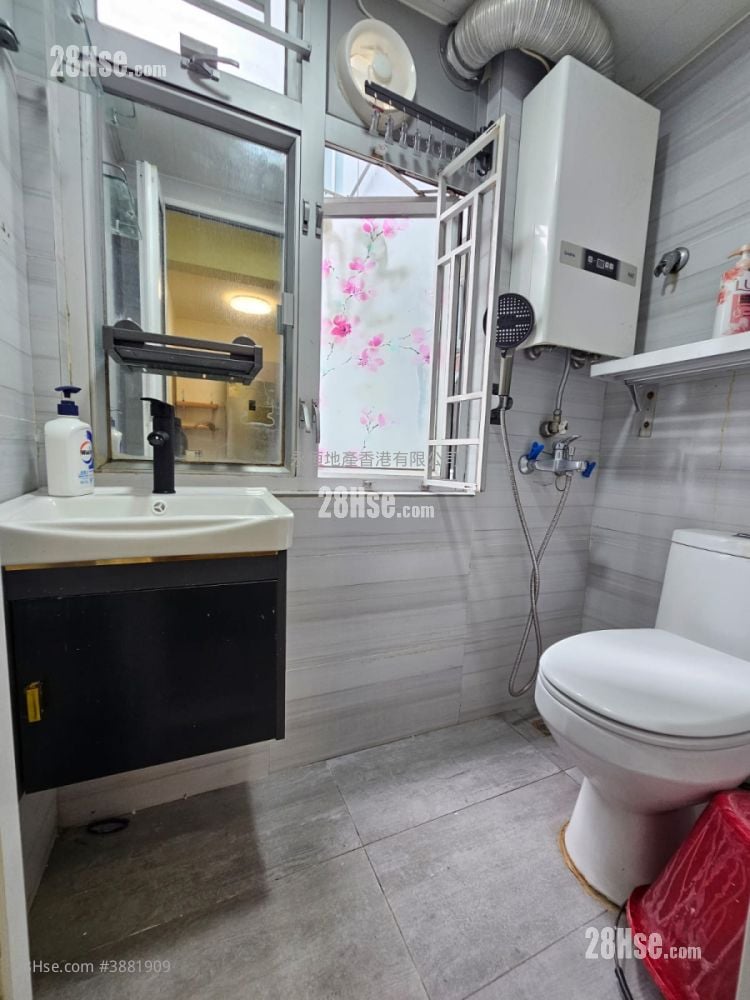 United Building Rental 2 Bedrooms , 1 Bathroom 300 ft²