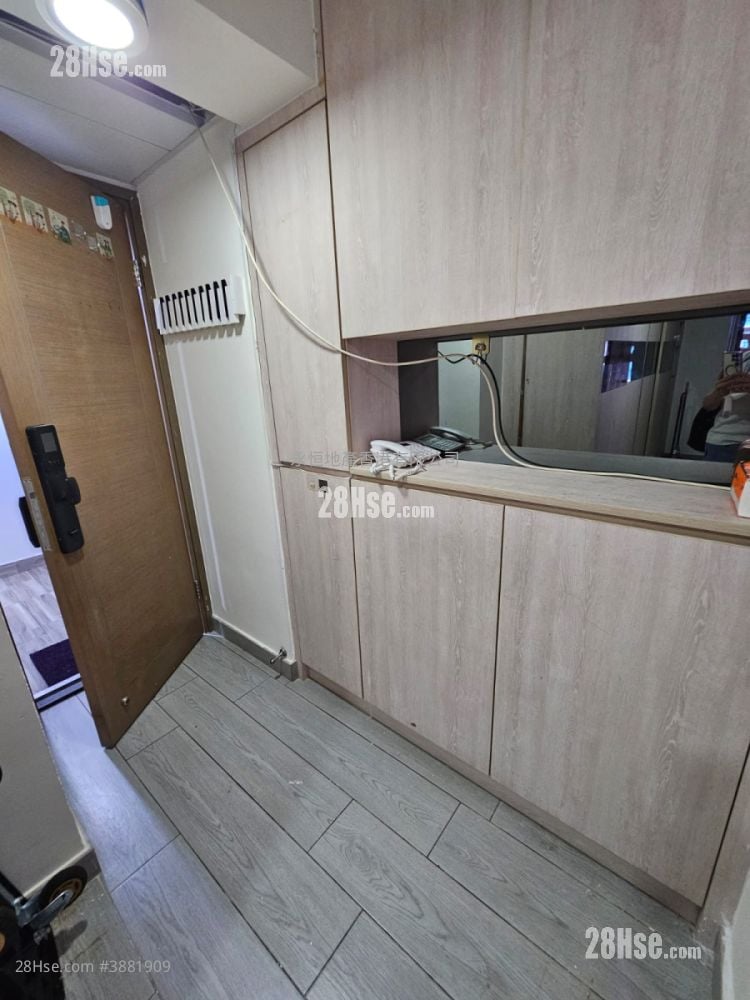 United Building Rental 2 Bedrooms , 1 Bathroom 300 ft²