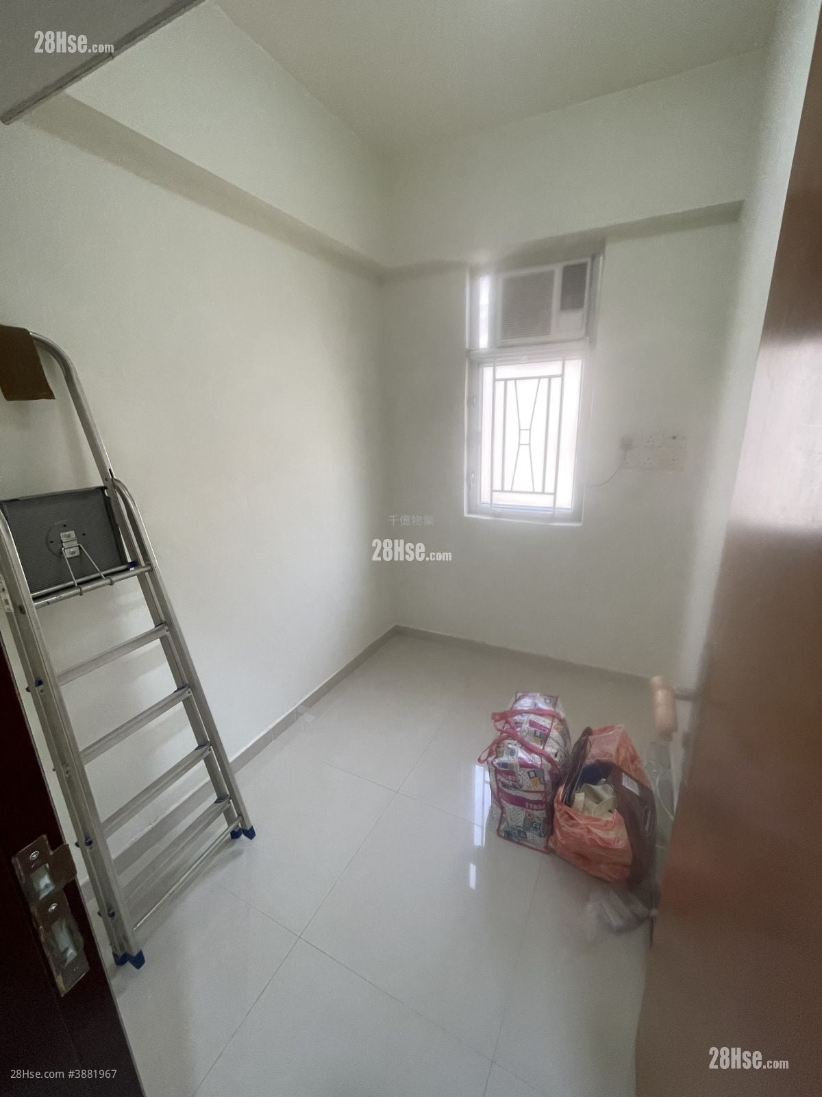 Portland Building Rental 2 Bedrooms , 1 Bathroom 236 ft²