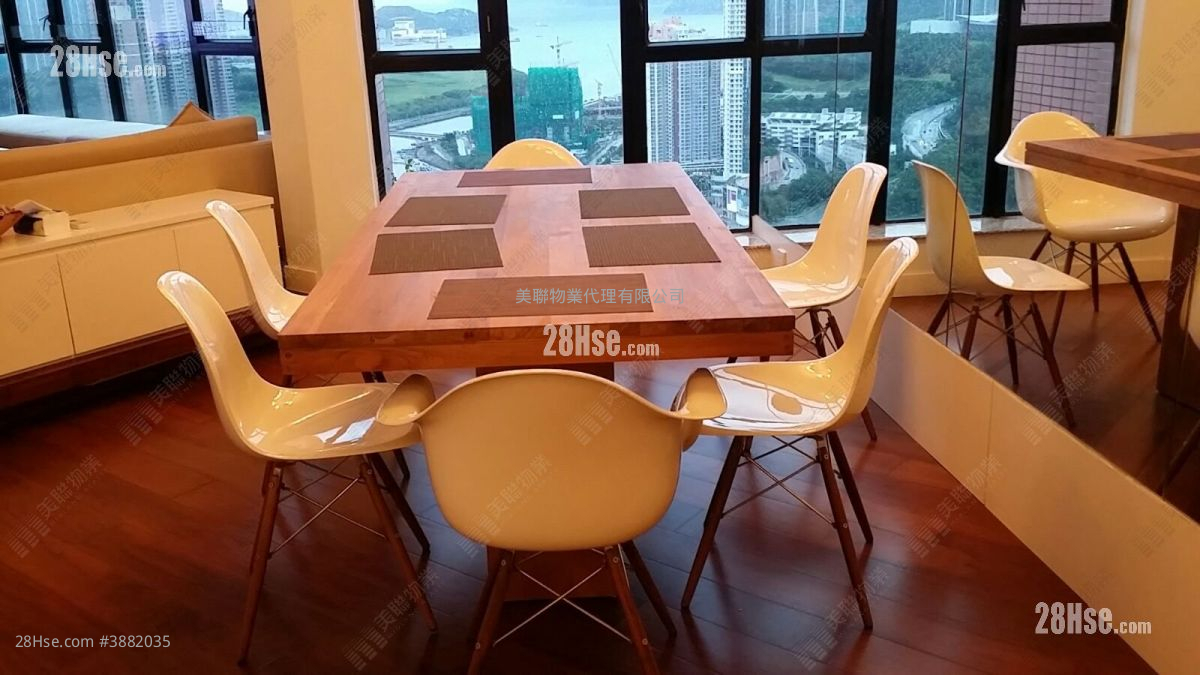Nan Fung Plaza Sell 4 Bedrooms , 4 Bathrooms 1,227 ft²