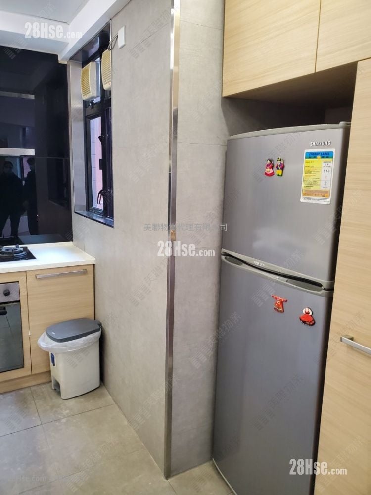Nan Fung Plaza Sell 4 Bedrooms , 4 Bathrooms 1,227 ft²