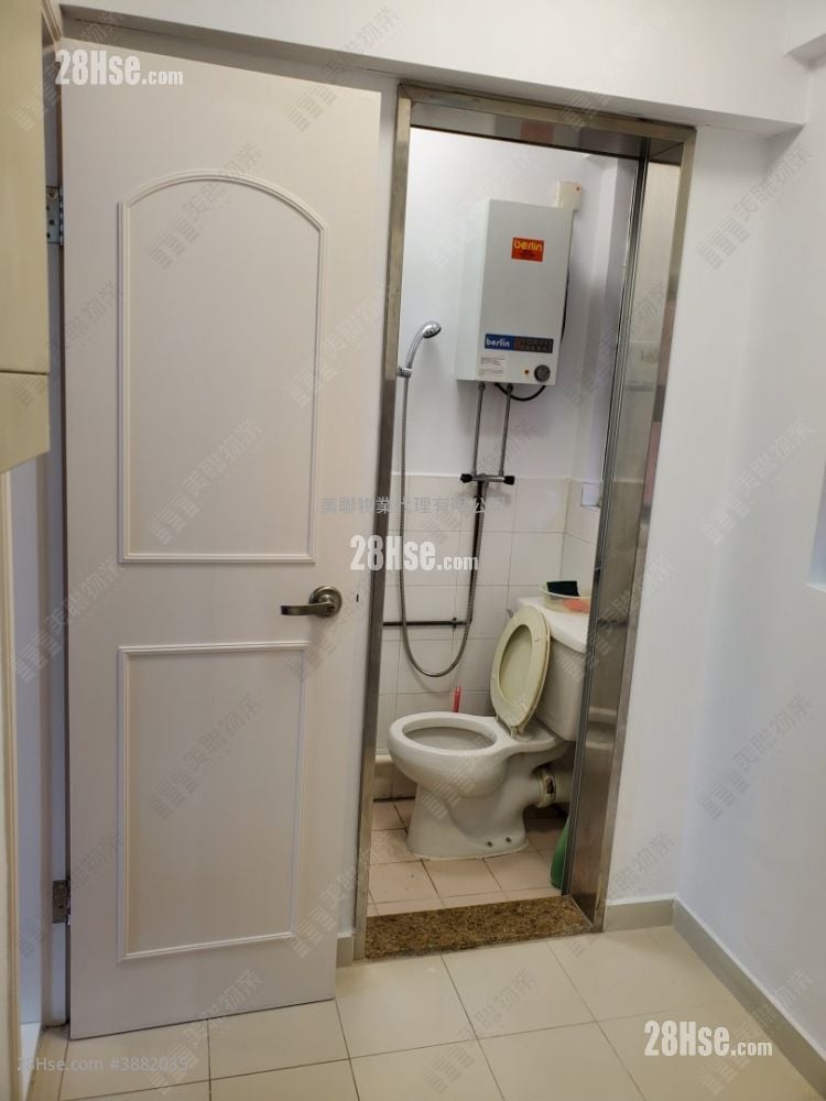Nan Fung Plaza Sell 4 Bedrooms , 4 Bathrooms 1,227 ft²