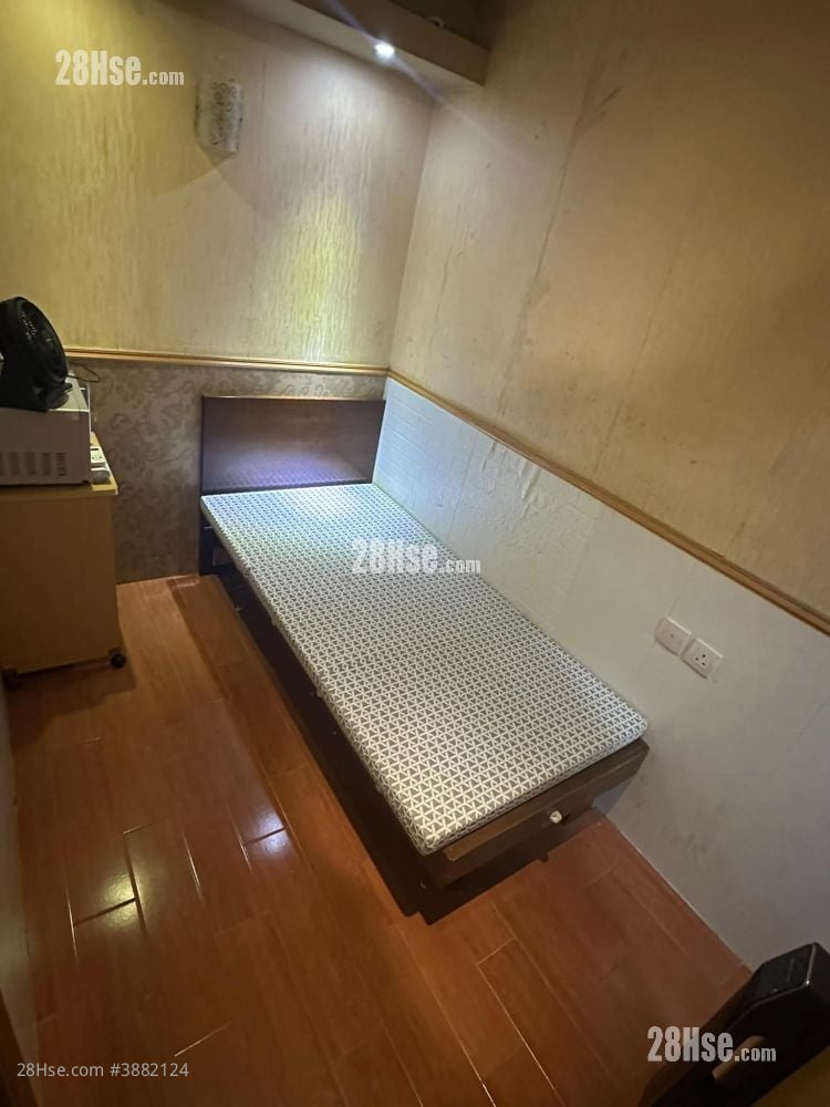 Golden Crown Court Rental 100 ft²