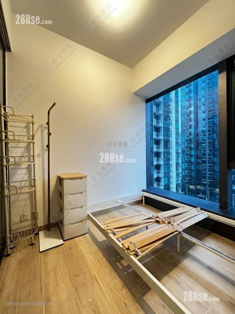 Eltanin Square Mile Rental 256 ft²