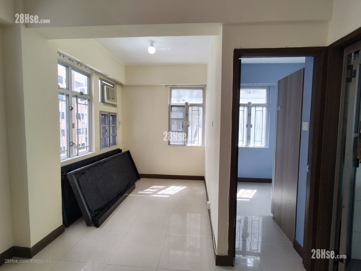 Jet Foil Building Sell 1 Bedroom , 1 Bathroom 332 ft²