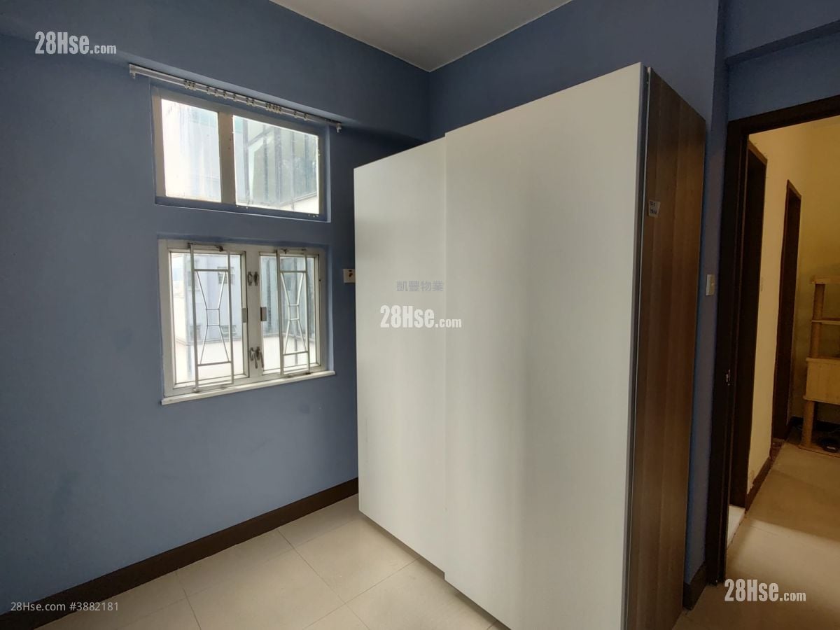 Jet Foil Building Sell 1 Bedroom , 1 Bathroom 332 ft²