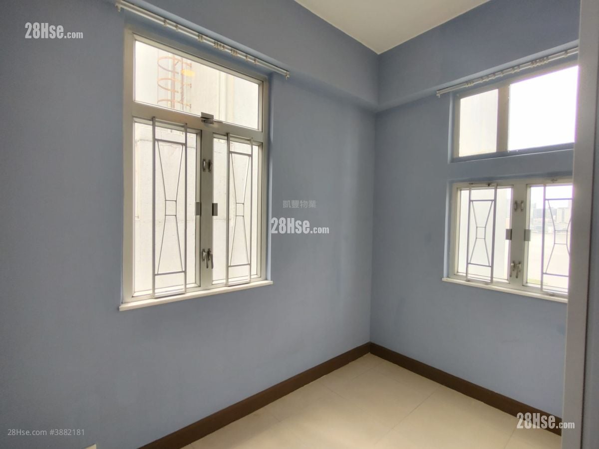 Jet Foil Building Sell 1 Bedroom , 1 Bathroom 332 ft²