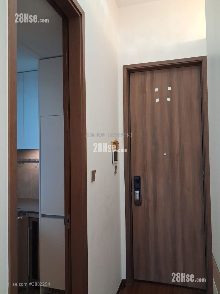 Maya Sell 2 Bedrooms , 1 Bathroom 547 ft²