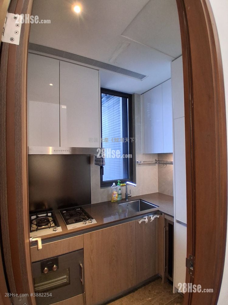 Maya Sell 2 Bedrooms , 1 Bathroom 547 ft²