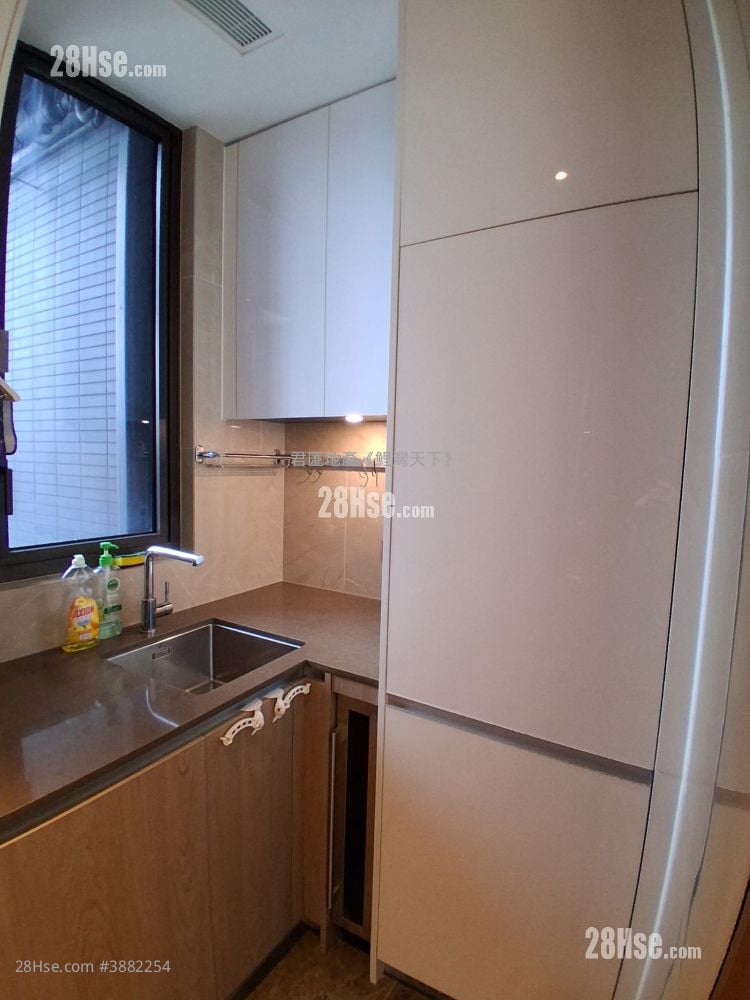 Maya Sell 2 Bedrooms , 1 Bathroom 547 ft²